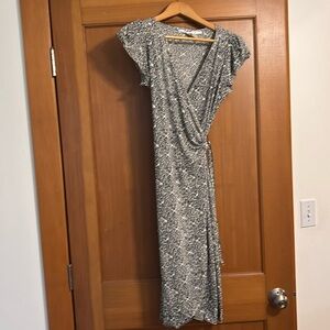 Max studio knee length wrap dress